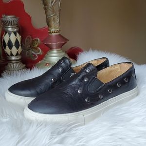 Luxe de Leon black leather shoes